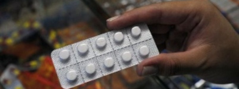 Anvisa suspende venda de lotes de remédios como Dipirona e Epocler